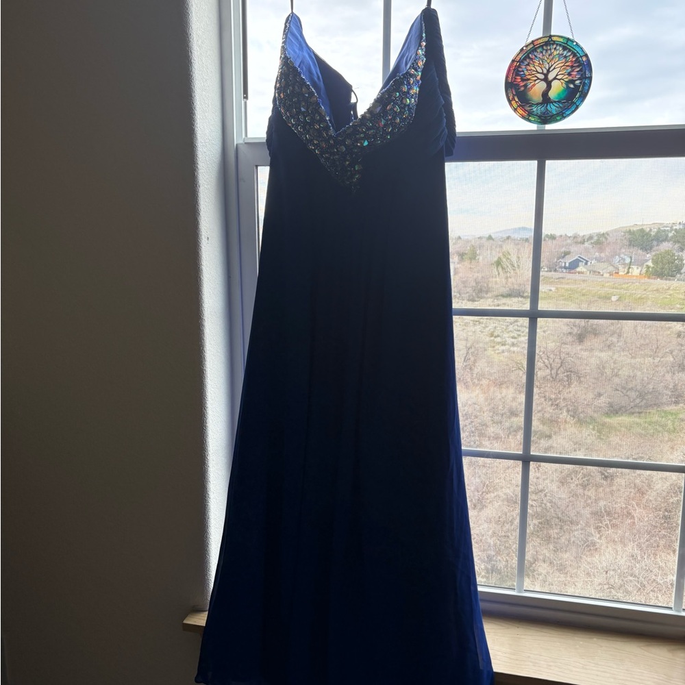 Elegant Midnight Blue Prom Dress with Embellishments